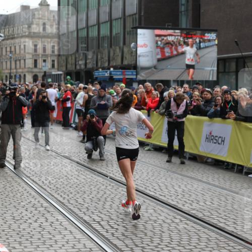 05.10.2025 - 20. swb-Marathon Bremen Yannick Fuchs http://msf.ph/oto/9278490 05.10.2025 12:40:38 Ziel 4, 351 meine-sportfotos.de