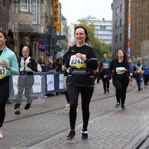 05.10.2025 - 20. swb-Marathon Bremen Strokosch-Dieckow http://msf.ph/oto/9278497 05.10.2025 11:13:43 Ziel 9242, 9899, 10040, 10364, 10574, 10705, 10707, 10957, 11060, 11068, 11264, 11385 meine-sportfotos.de
