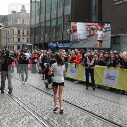 05.10.2025 - 20. swb-Marathon Bremen Yannick Fuchs http://msf.ph/oto/9278511 05.10.2025 12:40:38 Ziel 4, 351 meine-sportfotos.de