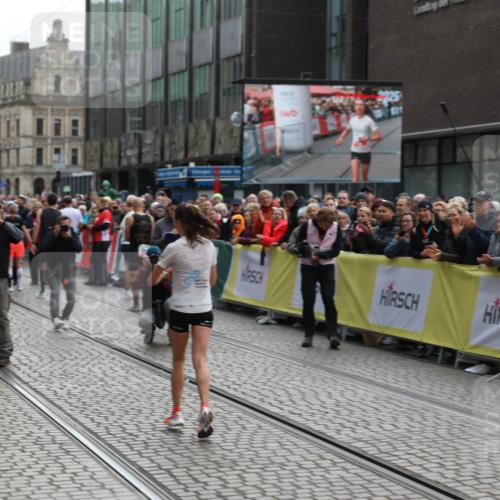 05.10.2025 - 20. swb-Marathon Bremen Yannick Fuchs http://msf.ph/oto/9278519 05.10.2025 12:40:39 Ziel 4, 351 meine-sportfotos.de