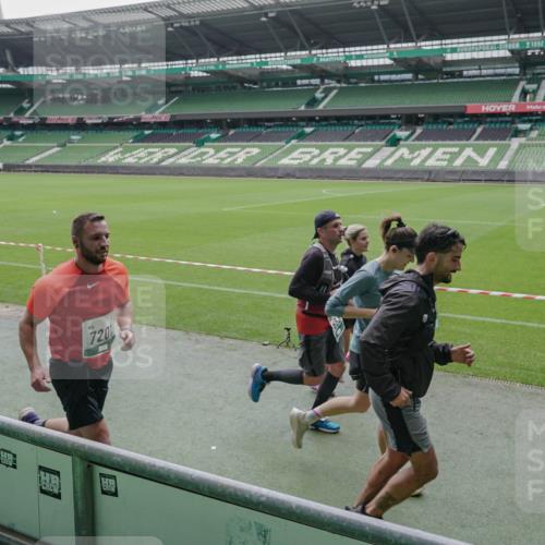 05.10.2025 - 20. swb-Marathon Bremen Michael Burmester http://msf.ph/oto/9278556 05.10.2025 12:59:16 Laufen im Stadion 27, 99, 219, 226, 586, 667, 807, 1043, 1229, 1516, 1598, 1619, 1711, 1843, 1854, 2496, 2663, 2797, 2941, 2945, 3086, 3087, 3141, 3252, 3615, 3747, 3791, 3888, 4095, 4113, 4380, 4395, 4486, 4522, 4783, 4827, 4909, 4967, 5123, 5510, 5530, 5584, 5722, 5808, 5878, 5891, 6007, 6030, 6113, 6374, 6561, 6624, 6672, 6882, 7169, 7185, 7201, 7262, 7311, 7312, 7398, 7421, 7467, 7511, 7550, 7906, 7929, 8097, 8214, 8247, 8355, 8372, 8485, 8539, 8981, 9024, 9072, 10526, 726 meine-sportfotos.de