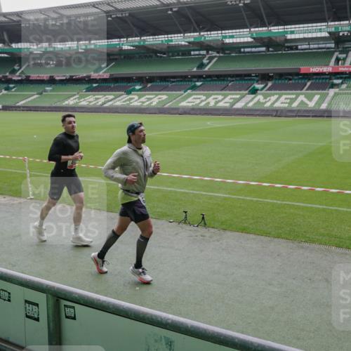 05.10.2025 - 20. swb-Marathon Bremen Michael Burmester http://msf.ph/oto/9278563 05.10.2025 12:59:17 Laufen im Stadion 27, 99, 219, 226, 586, 667, 807, 1043, 1229, 1516, 1598, 1619, 1711, 1843, 1854, 2496, 2663, 2797, 2941, 2945, 3086, 3087, 3141, 3252, 3615, 3747, 3791, 3888, 4095, 4113, 4380, 4395, 4486, 4522, 4536, 4783, 4827, 4909, 4967, 5123, 5510, 5530, 5584, 5722, 5808, 5878, 5891, 6007, 6030, 6113, 6374, 6561, 6624, 6672, 6882, 7169, 7185, 7201, 7262, 7311, 7312, 7398, 7421, 7467, 7511, 7550, 7906, 7929, 8097, 8214, 8247, 8355, 8372, 8485, 8539, 8981, 9024, 9072, 10526, 726 meine-sportfotos.de