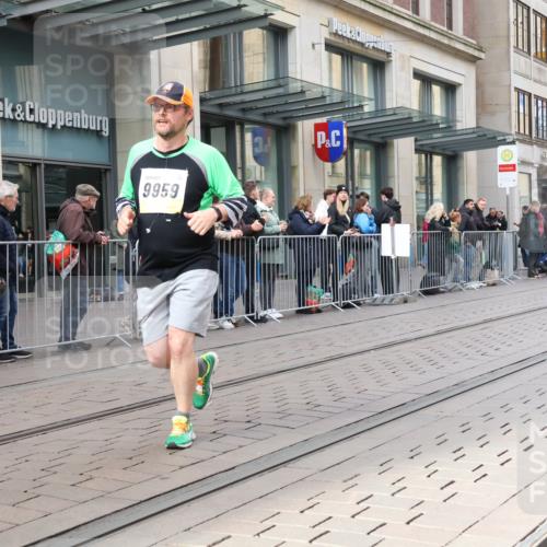 05.10.2025 - 20. swb-Marathon Bremen Strokosch-Dieckow http://msf.ph/oto/9278571 05.10.2025 11:15:02 Ziel 8844, 9441, 9643, 9767, 9768, 9959, 10976, 10984, 11112, 11113, 11293, 11635, 8844, 9441, 9643, 9767, 9768, 9959, 10976, 10984, 11112, 11113, 11293, 11635 meine-sportfotos.de