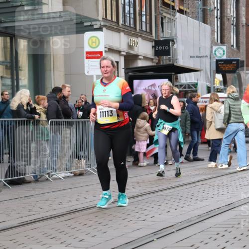 05.10.2025 - 20. swb-Marathon Bremen Strokosch-Dieckow http://msf.ph/oto/9278624 05.10.2025 11:15:05 Ziel 8844, 9441, 9643, 9767, 9768, 9959, 10976, 11112, 11113, 11293, 8844, 9441, 9643, 9767, 9768, 9959, 10976, 11112, 11113, 11293 meine-sportfotos.de