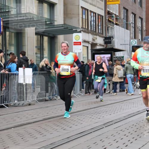 05.10.2025 - 20. swb-Marathon Bremen Strokosch-Dieckow http://msf.ph/oto/9278638 05.10.2025 11:15:06 Ziel 8844, 9441, 9643, 9767, 9768, 9959, 10976, 11112, 11113, 8844, 9441, 9643, 9767, 9768, 9959, 10976, 11112, 11113 meine-sportfotos.de