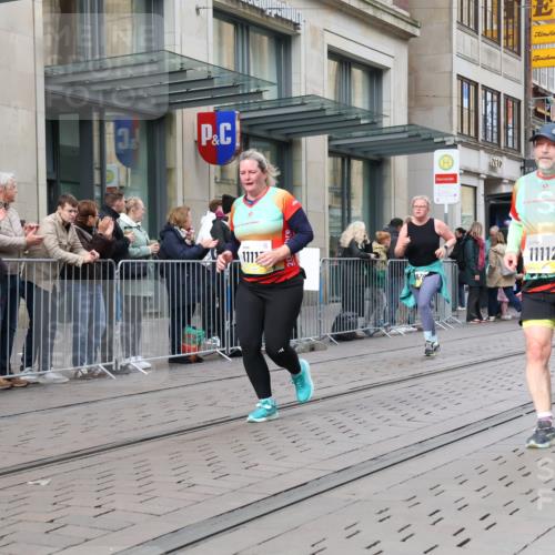05.10.2025 - 20. swb-Marathon Bremen Strokosch-Dieckow http://msf.ph/oto/9278668 05.10.2025 11:15:07 Ziel 8844, 9441, 9567, 9643, 9767, 9768, 9959, 10976, 11112, 11113, 8844, 9441, 9567, 9643, 9767, 9768, 9959, 10976, 11112, 11113 meine-sportfotos.de
