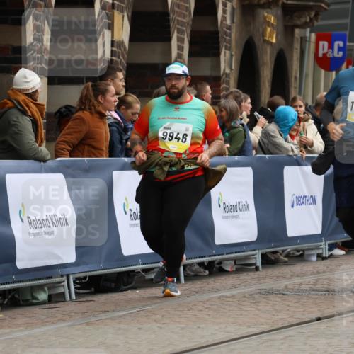 05.10.2025 - 20. swb-Marathon Bremen Strokosch-Dieckow http://msf.ph/oto/9278683 05.10.2025 11:13:48 Ziel 7014, 7410, 9946, 10671, 10756, 10842, 11060, 11068, 11652, 11653 meine-sportfotos.de
