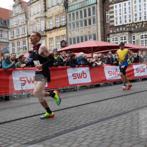 05.10.2025 - 20. swb-Marathon Bremen Yannick Fuchs http://msf.ph/oto/9278691 05.10.2025 12:42:21 Ziel 1024, 1363, 7751 meine-sportfotos.de