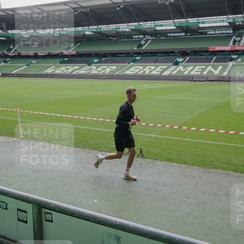 05.10.2025 - 20. swb-Marathon Bremen Michael Burmester http://msf.ph/oto/9278707 05.10.2025 12:59:36 Laufen im Stadion 27, 99, 219, 226, 667, 807, 954, 978, 1043, 1516, 1525, 1548, 1598, 1711, 1843, 1854, 2609, 2663, 2782, 2797, 2866, 2941, 2945, 3086, 3087, 3141, 3169, 3592, 3747, 3783, 3888, 4220, 4380, 4395, 4486, 4536, 4827, 4909, 4967, 5123, 5493, 5510, 5530, 5584, 5891, 6030, 6374, 6439, 6536, 6624, 6882, 7169, 7185, 7201, 7262, 7295, 7307, 7311, 7312, 7398, 7421, 7467, 7511, 7550, 7679, 7906, 7929, 8097, 8214, 8247, 8258, 8355, 8372, 8485, 8699, 8981, 9024, 9072, 10526, 586, 1229 meine-sportfotos.de