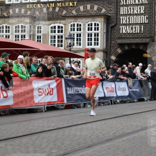 05.10.2025 - 20. swb-Marathon Bremen Yannick Fuchs http://msf.ph/oto/9278735 05.10.2025 12:42:25 Ziel 456, 1024, 1363 meine-sportfotos.de