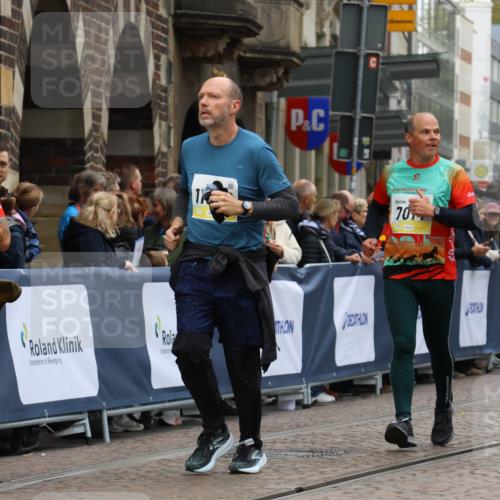 05.10.2025 - 20. swb-Marathon Bremen Strokosch-Dieckow http://msf.ph/oto/9278741 05.10.2025 11:13:49 Ziel 7014, 7410, 9946, 10671, 10756, 10842, 11068, 11652, 11653 meine-sportfotos.de