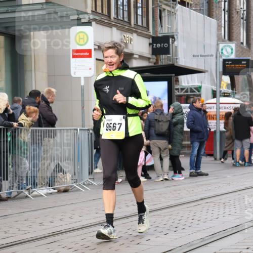 05.10.2025 - 20. swb-Marathon Bremen Strokosch-Dieckow http://msf.ph/oto/9278775 05.10.2025 11:15:14 Ziel 8844, 9567, 9767, 9768, 9959, 10976, 11112, 11113, 11440, 8844, 9567, 9767, 9768, 9959, 10976, 11112, 11113, 11440 meine-sportfotos.de