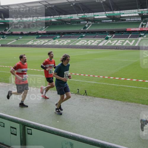 05.10.2025 - 20. swb-Marathon Bremen Michael Burmester http://msf.ph/oto/9278788 05.10.2025 12:59:46 Laufen im Stadion 27, 99, 226, 807, 860, 954, 978, 1043, 1516, 1525, 1548, 1598, 1711, 1843, 1854, 2609, 2663, 2782, 2866, 2941, 2945, 3086, 3087, 3104, 3169, 3230, 3592, 3747, 3783, 3888, 4181, 4220, 4380, 4395, 4486, 4536, 4824, 4827, 5493, 5510, 6030, 6126, 6374, 6439, 6536, 6674, 6881, 7201, 7262, 7295, 7307, 7398, 7421, 7467, 7511, 7537, 7598, 7679, 7906, 7929, 8097, 8214, 8258, 8372, 8485, 8699, 8981, 9024, 9072, 10526, 219, 586, 667, 1229 meine-sportfotos.de