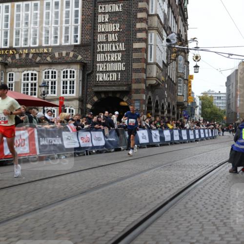 05.10.2025 - 20. swb-Marathon Bremen Yannick Fuchs http://msf.ph/oto/9278792 05.10.2025 12:42:25 Ziel 456, 1024, 1363 meine-sportfotos.de