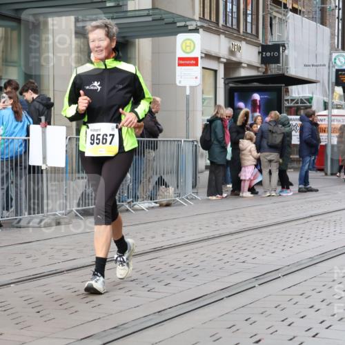 05.10.2025 - 20. swb-Marathon Bremen Strokosch-Dieckow http://msf.ph/oto/9278801 05.10.2025 11:15:15 Ziel 8844, 9567, 9767, 9768, 9959, 10976, 11112, 11113, 11440, 8844, 9567, 9767, 9768, 9959, 10976, 11112, 11113, 11440 meine-sportfotos.de