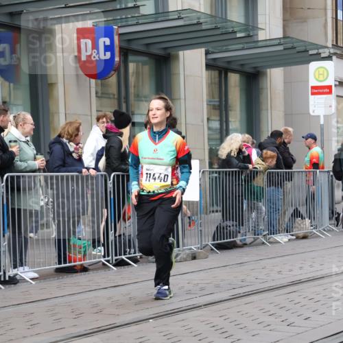 05.10.2025 - 20. swb-Marathon Bremen Strokosch-Dieckow http://msf.ph/oto/9278883 05.10.2025 11:15:20 Ziel 8844, 9567, 10976, 11112, 11113, 11440, 8844, 9567, 10976, 11112, 11113, 11440 meine-sportfotos.de