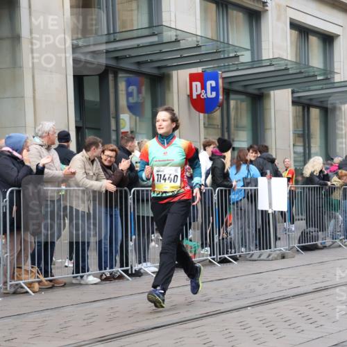 05.10.2025 - 20. swb-Marathon Bremen Strokosch-Dieckow http://msf.ph/oto/9278915 05.10.2025 11:15:21 Ziel 8844, 9567, 11112, 11113, 11440, 8844, 9567, 11112, 11113, 11440 meine-sportfotos.de