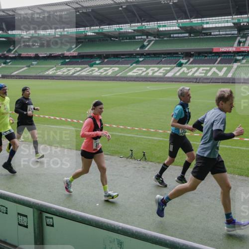 05.10.2025 - 20. swb-Marathon Bremen Michael Burmester http://msf.ph/oto/9278919 05.10.2025 13:00:01 Laufen im Stadion 27, 47, 99, 226, 271, 283, 491, 627, 807, 860, 954, 978, 1043, 1525, 1548, 1606, 1806, 2518, 2609, 2782, 2866, 2915, 2945, 3040, 3086, 3087, 3104, 3169, 3177, 3230, 3237, 3549, 3592, 3783, 3888, 4046, 4181, 4202, 4220, 4380, 4395, 4536, 4592, 4824, 4879, 5493, 5510, 5627, 6126, 6208, 6389, 6439, 6536, 6636, 6674, 6762, 6881, 7201, 7295, 7307, 7398, 7421, 7467, 7511, 7537, 7598, 7679, 7906, 7929, 8258, 8372, 8485, 8699, 8981, 9072, 27, 219, 667, 807, 1043, 1516, 1598, 1843 meine-sportfotos.de