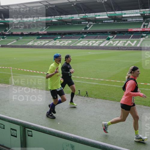 05.10.2025 - 20. swb-Marathon Bremen Michael Burmester http://msf.ph/oto/9278931 05.10.2025 13:00:02 Laufen im Stadion 47, 99, 226, 271, 283, 491, 627, 694, 860, 954, 978, 1525, 1548, 1606, 1806, 2518, 2609, 2782, 2866, 2915, 2945, 3040, 3086, 3087, 3104, 3169, 3177, 3230, 3237, 3549, 3592, 3783, 3888, 4046, 4181, 4202, 4220, 4380, 4395, 4536, 4592, 4824, 4879, 5493, 5510, 5627, 6126, 6208, 6389, 6439, 6536, 6636, 6674, 6762, 6881, 7201, 7295, 7307, 7398, 7421, 7467, 7537, 7598, 7679, 7906, 7929, 8258, 8372, 8485, 8699, 8981, 9072, 27, 667, 807, 1043, 1516, 1598, 1843 meine-sportfotos.de