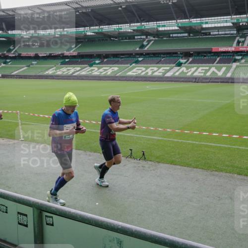 05.10.2025 - 20. swb-Marathon Bremen Michael Burmester http://msf.ph/oto/9278951 05.10.2025 13:00:05 Laufen im Stadion 47, 99, 226, 271, 283, 491, 627, 694, 860, 954, 978, 1525, 1548, 1606, 1806, 2518, 2609, 2745, 2782, 2866, 2915, 2945, 3040, 3086, 3087, 3104, 3160, 3169, 3177, 3230, 3237, 3549, 3592, 3783, 3888, 4046, 4181, 4202, 4220, 4380, 4536, 4592, 4661, 4824, 4879, 5493, 5510, 5627, 6126, 6208, 6389, 6439, 6536, 6636, 6674, 6762, 6881, 7295, 7307, 7398, 7421, 7467, 7537, 7598, 7679, 7906, 7929, 8258, 8372, 8699, 8981, 9072, 27, 807, 1043, 1516, 1598, 1843 meine-sportfotos.de
