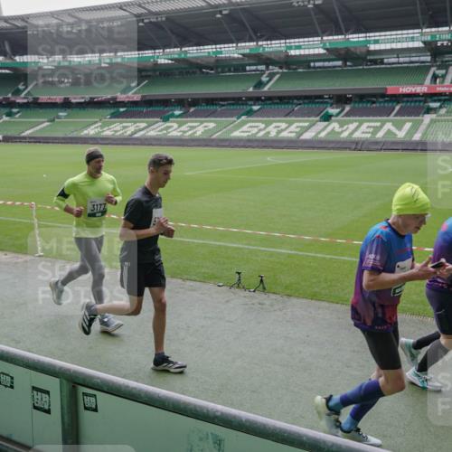 05.10.2025 - 20. swb-Marathon Bremen Michael Burmester http://msf.ph/oto/9278960 05.10.2025 13:00:06 Laufen im Stadion 47, 99, 226, 271, 283, 491, 498, 627, 694, 860, 954, 978, 1525, 1548, 1606, 1806, 2518, 2609, 2745, 2782, 2866, 2915, 2945, 3040, 3086, 3087, 3104, 3160, 3169, 3177, 3230, 3237, 3549, 3592, 3783, 4034, 4035, 4046, 4181, 4202, 4220, 4380, 4536, 4592, 4661, 4824, 4879, 5493, 5627, 6126, 6208, 6389, 6439, 6536, 6636, 6674, 6762, 6881, 7295, 7307, 7398, 7421, 7467, 7537, 7598, 7679, 7906, 8258, 8372, 8699, 8981, 9072, 27, 807, 1043, 1516, 1598, 1843 meine-sportfotos.de
