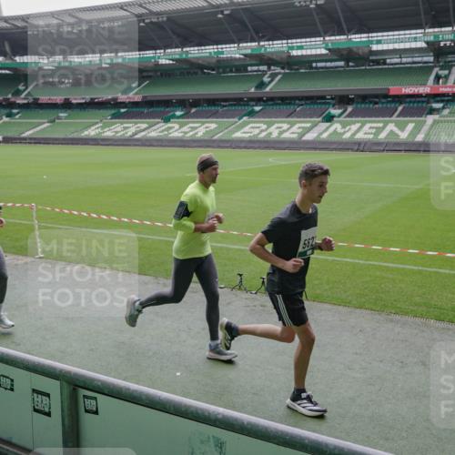 05.10.2025 - 20. swb-Marathon Bremen Michael Burmester http://msf.ph/oto/9278973 05.10.2025 13:00:06 Laufen im Stadion 47, 99, 226, 271, 283, 491, 498, 627, 694, 860, 954, 978, 1525, 1548, 1606, 1806, 2518, 2609, 2745, 2782, 2866, 2915, 2945, 3040, 3086, 3087, 3104, 3160, 3169, 3177, 3230, 3237, 3549, 3592, 3783, 4034, 4035, 4046, 4181, 4202, 4220, 4380, 4536, 4592, 4661, 4824, 4879, 5493, 5627, 6126, 6208, 6389, 6439, 6536, 6636, 6674, 6762, 6881, 7295, 7307, 7398, 7421, 7467, 7537, 7598, 7679, 7906, 8258, 8372, 8699, 8981, 9072, 27, 807, 1043, 1516, 1598, 1843 meine-sportfotos.de