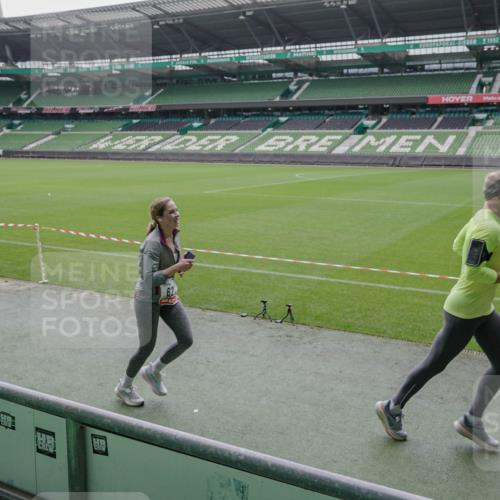 05.10.2025 - 20. swb-Marathon Bremen Michael Burmester http://msf.ph/oto/9278978 05.10.2025 13:00:07 Laufen im Stadion 47, 99, 226, 271, 283, 491, 498, 627, 694, 860, 954, 978, 1525, 1548, 1606, 1806, 2518, 2609, 2745, 2782, 2866, 2915, 2945, 3040, 3086, 3087, 3104, 3160, 3169, 3177, 3230, 3237, 3549, 3592, 3783, 4034, 4035, 4046, 4181, 4202, 4220, 4380, 4536, 4592, 4661, 4824, 4879, 5493, 5627, 6126, 6208, 6389, 6439, 6536, 6636, 6674, 6762, 6881, 7295, 7307, 7398, 7421, 7467, 7537, 7598, 7679, 7906, 8258, 8372, 8699, 8981, 9072, 27, 807, 1043, 1516, 1598, 1843 meine-sportfotos.de