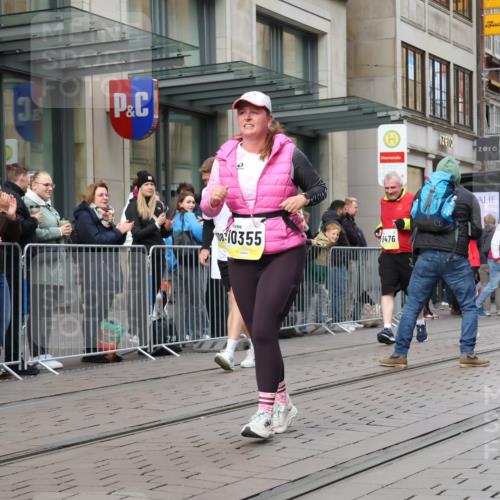 05.10.2025 - 20. swb-Marathon Bremen Strokosch-Dieckow http://msf.ph/oto/9278981 05.10.2025 11:15:27 Ziel 8476, 9567, 10355, 11375, 11440, 8476, 9567, 10355, 11375, 11440 meine-sportfotos.de