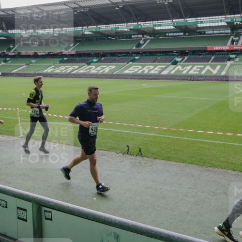 05.10.2025 - 20. swb-Marathon Bremen Michael Burmester http://msf.ph/oto/9278999 05.10.2025 13:00:10 Laufen im Stadion 47, 99, 226, 271, 283, 491, 498, 575, 627, 694, 860, 954, 978, 1116, 1471, 1525, 1548, 1606, 1806, 2007, 2504, 2518, 2609, 2745, 2782, 2866, 2915, 3040, 3086, 3087, 3104, 3160, 3169, 3177, 3230, 3237, 3293, 3549, 3592, 3605, 3783, 4034, 4035, 4046, 4181, 4202, 4220, 4380, 4536, 4592, 4661, 4824, 4879, 5493, 5627, 6126, 6208, 6389, 6439, 6536, 6636, 6674, 6704, 6762, 6881, 7295, 7307, 7398, 7421, 7537, 7598, 7679, 8258, 8372, 8699, 8981, 9072, 27, 807, 1043, 1516, 1598 meine-sportfotos.de