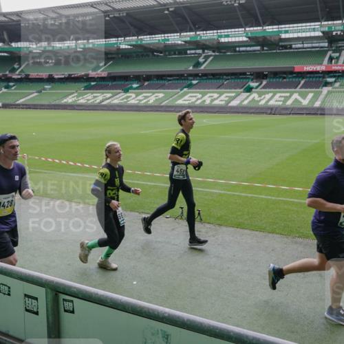 05.10.2025 - 20. swb-Marathon Bremen Michael Burmester http://msf.ph/oto/9279004 05.10.2025 13:00:10 Laufen im Stadion 47, 99, 226, 271, 283, 491, 498, 575, 627, 694, 860, 954, 978, 1116, 1471, 1525, 1548, 1606, 1806, 2007, 2504, 2518, 2609, 2745, 2782, 2866, 2915, 3040, 3086, 3087, 3104, 3160, 3169, 3177, 3230, 3237, 3293, 3549, 3592, 3605, 3783, 4034, 4035, 4046, 4181, 4202, 4220, 4380, 4536, 4592, 4661, 4824, 4879, 5493, 5627, 6126, 6208, 6389, 6439, 6536, 6636, 6674, 6704, 6762, 6881, 7295, 7307, 7398, 7421, 7537, 7598, 7679, 8258, 8372, 8699, 8981, 9072, 27, 807, 1043, 1516, 1598 meine-sportfotos.de