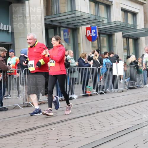 05.10.2025 - 20. swb-Marathon Bremen Strokosch-Dieckow http://msf.ph/oto/9279049 05.10.2025 11:15:31 Ziel 8476, 9567, 10355, 10831, 10846, 11375, 11440, 8476, 9567, 10355, 10831, 10846, 11375, 11440 meine-sportfotos.de