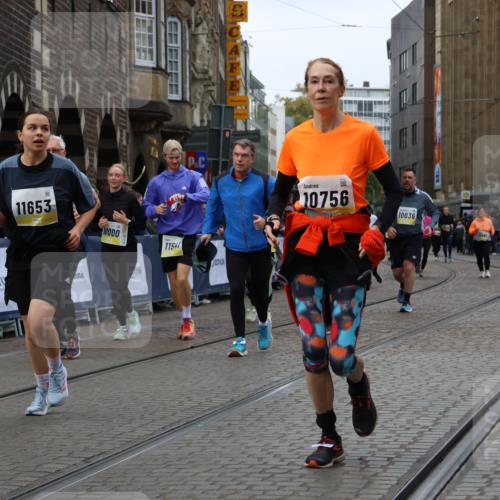 05.10.2025 - 20. swb-Marathon Bremen Strokosch-Dieckow http://msf.ph/oto/9279066 05.10.2025 11:13:54 Ziel 7014, 7410, 9342, 9631, 9667, 9946, 10000, 10036, 10512, 10671, 10721, 10756, 10842, 11541, 11548, 11652, 11653 meine-sportfotos.de