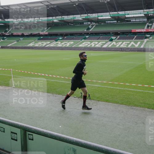 05.10.2025 - 20. swb-Marathon Bremen Michael Burmester http://msf.ph/oto/9279079 05.10.2025 13:00:21 Laufen im Stadion 47, 52, 271, 283, 491, 498, 575, 627, 694, 860, 954, 978, 1017, 1116, 1182, 1471, 1525, 1548, 1606, 1806, 2007, 2504, 2518, 2609, 2745, 2782, 2822, 2866, 2915, 3040, 3104, 3160, 3169, 3177, 3230, 3237, 3293, 3549, 3592, 3605, 3783, 4034, 4035, 4046, 4181, 4202, 4220, 4502, 4592, 4661, 4824, 4879, 5272, 5610, 5627, 5663, 6027, 6057, 6126, 6208, 6389, 6439, 6440, 6523, 6536, 6636, 6674, 6704, 6762, 6881, 7295, 7307, 7537, 7598, 7679, 8258, 8699, 27, 807, 1043 meine-sportfotos.de