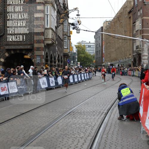 05.10.2025 - 20. swb-Marathon Bremen Yannick Fuchs http://msf.ph/oto/9279090 05.10.2025 12:42:36 Ziel 1921 meine-sportfotos.de