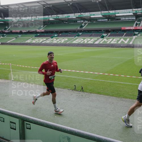 05.10.2025 - 20. swb-Marathon Bremen Michael Burmester http://msf.ph/oto/9279133 05.10.2025 13:00:27 Laufen im Stadion 47, 52, 271, 283, 491, 498, 575, 627, 694, 860, 954, 978, 1017, 1116, 1182, 1471, 1525, 1548, 1606, 1806, 1968, 2007, 2504, 2518, 2609, 2745, 2822, 2915, 3040, 3104, 3160, 3169, 3177, 3230, 3237, 3293, 3549, 3605, 3783, 4034, 4035, 4046, 4181, 4202, 4220, 4502, 4592, 4661, 4788, 4824, 4879, 5183, 5272, 5329, 5610, 5627, 5663, 5836, 5841, 6027, 6057, 6126, 6208, 6389, 6440, 6523, 6536, 6636, 6674, 6704, 6762, 6881, 7295, 7307, 7537, 7598, 7679, 8258, 8699 meine-sportfotos.de