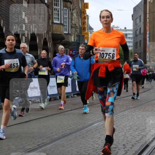 05.10.2025 - 20. swb-Marathon Bremen Strokosch-Dieckow http://msf.ph/oto/9279159 05.10.2025 11:13:54 Ziel 7014, 7410, 9342, 9631, 9667, 9946, 10000, 10036, 10512, 10671, 10721, 10756, 10842, 11541, 11548, 11652, 11653 meine-sportfotos.de