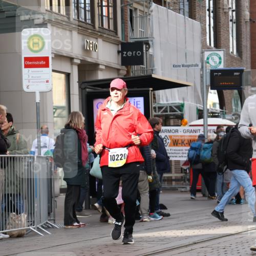 05.10.2025 - 20. swb-Marathon Bremen Strokosch-Dieckow http://msf.ph/oto/9279181 05.10.2025 11:15:37 Ziel 7109, 8476, 9640, 10220, 10355, 10635, 10831, 10846, 11331, 11375, 7109, 8476, 9640, 10220, 10355, 10635, 10831, 10846, 11331, 11375 meine-sportfotos.de