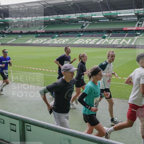 05.10.2025 - 20. swb-Marathon Bremen Michael Burmester http://msf.ph/oto/9279190 05.10.2025 13:00:31 Laufen im Stadion 47, 52, 72, 271, 283, 491, 498, 575, 627, 694, 860, 954, 1017, 1116, 1182, 1423, 1471, 1525, 1606, 1806, 1968, 2007, 2504, 2518, 2609, 2668, 2745, 2806, 2822, 2915, 3040, 3104, 3160, 3169, 3177, 3230, 3237, 3293, 3549, 3605, 3783, 3979, 4034, 4035, 4046, 4181, 4202, 4216, 4220, 4502, 4592, 4661, 4788, 4824, 4879, 5183, 5272, 5329, 5610, 5627, 5663, 5836, 5841, 6027, 6057, 6126, 6208, 6389, 6440, 6523, 6536, 6636, 6674, 6704, 6762, 6881, 7295, 7307, 7537, 7598, 7679 meine-sportfotos.de
