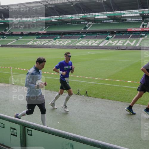 05.10.2025 - 20. swb-Marathon Bremen Michael Burmester http://msf.ph/oto/9279199 05.10.2025 13:00:31 Laufen im Stadion 47, 52, 72, 271, 283, 491, 498, 575, 627, 694, 860, 954, 1017, 1116, 1182, 1423, 1471, 1525, 1606, 1806, 1968, 2007, 2504, 2518, 2609, 2668, 2745, 2806, 2822, 2915, 3040, 3104, 3160, 3169, 3177, 3230, 3237, 3293, 3549, 3605, 3783, 3979, 4034, 4035, 4046, 4181, 4202, 4216, 4220, 4502, 4592, 4661, 4788, 4824, 4879, 5183, 5272, 5329, 5610, 5627, 5663, 5836, 5841, 6027, 6057, 6126, 6208, 6389, 6440, 6523, 6536, 6636, 6674, 6704, 6762, 6881, 7295, 7307, 7537, 7598, 7679 meine-sportfotos.de