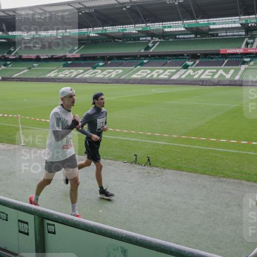05.10.2025 - 20. swb-Marathon Bremen Michael Burmester http://msf.ph/oto/9279207 05.10.2025 13:00:32 Laufen im Stadion 47, 52, 72, 271, 283, 491, 498, 575, 627, 694, 860, 954, 1017, 1116, 1182, 1423, 1471, 1525, 1606, 1806, 1968, 2007, 2446, 2504, 2518, 2609, 2668, 2745, 2806, 2822, 2915, 3040, 3104, 3160, 3169, 3177, 3230, 3237, 3293, 3549, 3605, 3783, 3979, 4034, 4035, 4046, 4181, 4202, 4216, 4220, 4502, 4592, 4661, 4788, 4824, 4879, 5183, 5272, 5329, 5610, 5627, 5663, 5836, 5841, 6027, 6057, 6126, 6208, 6389, 6440, 6523, 6536, 6636, 6674, 6704, 6762, 6881, 7307, 7537, 7598, 7679 meine-sportfotos.de