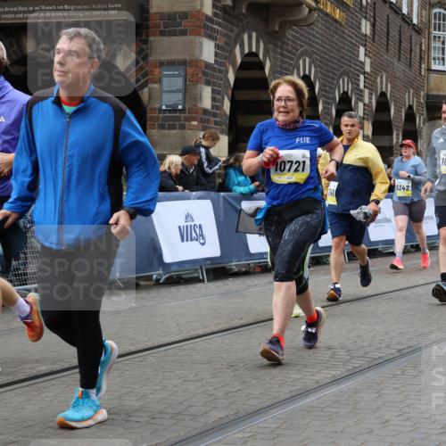 05.10.2025 - 20. swb-Marathon Bremen Strokosch-Dieckow http://msf.ph/oto/9279230 05.10.2025 11:13:58 Ziel 7014, 9012, 9342, 9631, 9667, 10000, 10036, 10512, 10721, 11541, 11548 meine-sportfotos.de