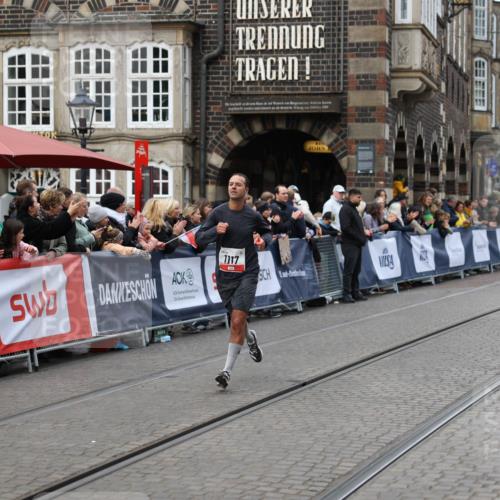 05.10.2025 - 20. swb-Marathon Bremen Yannick Fuchs http://msf.ph/oto/9279252 05.10.2025 12:42:38 Ziel 1117 meine-sportfotos.de