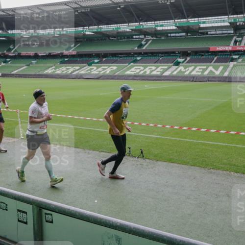 05.10.2025 - 20. swb-Marathon Bremen Michael Burmester http://msf.ph/oto/9279254 05.10.2025 13:00:41 Laufen im Stadion 47, 52, 72, 271, 283, 491, 498, 575, 627, 694, 1017, 1116, 1182, 1423, 1471, 1606, 1806, 1968, 1973, 1998, 2007, 2196, 2369, 2446, 2504, 2518, 2661, 2668, 2706, 2745, 2806, 2822, 2915, 3040, 3160, 3177, 3237, 3293, 3360, 3549, 3604, 3605, 3979, 4034, 4035, 4046, 4202, 4216, 4263, 4502, 4592, 4661, 4788, 4824, 4879, 5011, 5183, 5272, 5329, 5610, 5627, 5663, 5836, 5841, 6027, 6057, 6126, 6208, 6389, 6440, 6523, 6636, 6704, 6762, 6881, 7537, 7598 meine-sportfotos.de