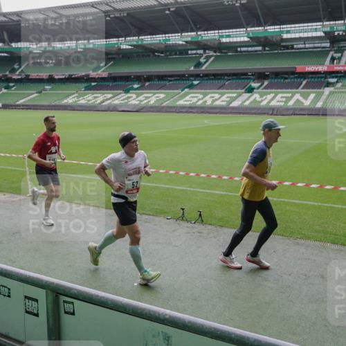 05.10.2025 - 20. swb-Marathon Bremen Michael Burmester http://msf.ph/oto/9279261 05.10.2025 13:00:42 Laufen im Stadion 47, 52, 72, 271, 283, 491, 498, 575, 627, 694, 1017, 1116, 1182, 1423, 1471, 1606, 1806, 1968, 1973, 1998, 2007, 2196, 2369, 2446, 2504, 2518, 2661, 2668, 2706, 2745, 2806, 2822, 2915, 3040, 3160, 3177, 3237, 3293, 3360, 3549, 3604, 3605, 3979, 4034, 4035, 4046, 4202, 4216, 4263, 4502, 4592, 4661, 4788, 4824, 4879, 5011, 5183, 5272, 5329, 5610, 5627, 5663, 5836, 5841, 6027, 6057, 6126, 6208, 6389, 6440, 6523, 6636, 6704, 6762, 6881, 7537, 7598 meine-sportfotos.de