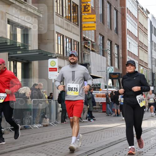 05.10.2025 - 20. swb-Marathon Bremen Strokosch-Dieckow http://msf.ph/oto/9279263 05.10.2025 11:15:40 Ziel 7109, 8476, 9640, 9679, 10220, 10355, 10564, 10635, 10831, 10846, 11331, 11375, 7109, 8476, 9640, 9679, 10220, 10355, 10564, 10635, 10831, 10846, 11331, 11375 meine-sportfotos.de