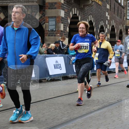 05.10.2025 - 20. swb-Marathon Bremen Strokosch-Dieckow http://msf.ph/oto/9279269 05.10.2025 11:13:58 Ziel 7014, 9012, 9342, 9631, 9667, 10000, 10036, 10512, 10721, 11541, 11548 meine-sportfotos.de