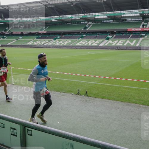 05.10.2025 - 20. swb-Marathon Bremen Michael Burmester http://msf.ph/oto/9279333 05.10.2025 13:00:49 Laufen im Stadion 47, 52, 58, 72, 156, 271, 283, 440, 491, 498, 575, 694, 1017, 1116, 1182, 1238, 1273, 1423, 1471, 1606, 1806, 1968, 1973, 1998, 2007, 2196, 2330, 2369, 2446, 2504, 2518, 2661, 2668, 2706, 2712, 2745, 2806, 2822, 2915, 3040, 3160, 3209, 3237, 3293, 3360, 3549, 3604, 3605, 3979, 4034, 4035, 4046, 4128, 4202, 4216, 4263, 4502, 4592, 4661, 4788, 4879, 5011, 5048, 5121, 5183, 5272, 5329, 5414, 5610, 5627, 5663, 5727, 5836, 5841, 6027, 6057, 6208, 6389, 6440, 6523, 6636, 6704, 6762 meine-sportfotos.de