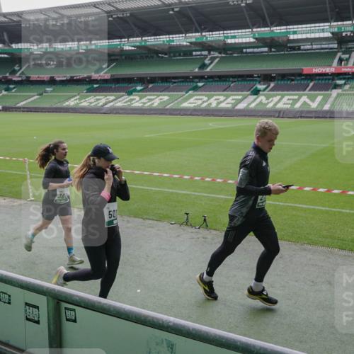 05.10.2025 - 20. swb-Marathon Bremen Michael Burmester http://msf.ph/oto/9279364 05.10.2025 13:00:53 Laufen im Stadion 47, 52, 58, 72, 156, 283, 440, 491, 498, 575, 694, 1017, 1082, 1116, 1182, 1238, 1273, 1423, 1471, 1606, 1968, 1973, 1998, 2007, 2196, 2330, 2369, 2446, 2504, 2518, 2661, 2668, 2706, 2712, 2745, 2806, 2822, 2915, 3040, 3160, 3209, 3237, 3293, 3360, 3604, 3605, 3979, 4034, 4035, 4128, 4202, 4216, 4263, 4502, 4661, 4788, 4879, 5011, 5048, 5080, 5121, 5183, 5272, 5329, 5414, 5610, 5663, 5727, 5752, 5836, 5841, 6027, 6057, 6440, 6523, 6704, 6762, 271, 491, 1606, 1806 meine-sportfotos.de