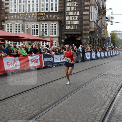 05.10.2025 - 20. swb-Marathon Bremen Yannick Fuchs http://msf.ph/oto/9279375 05.10.2025 12:42:40 Ziel 18, 1117 meine-sportfotos.de