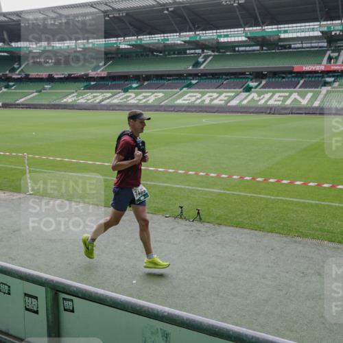 05.10.2025 - 20. swb-Marathon Bremen Michael Burmester http://msf.ph/oto/9279382 05.10.2025 13:00:56 Laufen im Stadion 47, 52, 58, 72, 156, 283, 440, 488, 498, 575, 694, 1017, 1082, 1116, 1182, 1238, 1273, 1423, 1471, 1968, 1973, 1998, 2007, 2196, 2235, 2330, 2369, 2446, 2504, 2518, 2661, 2668, 2706, 2712, 2745, 2806, 2822, 2995, 3040, 3160, 3209, 3237, 3293, 3360, 3604, 3605, 3979, 4034, 4035, 4128, 4202, 4216, 4263, 4502, 4661, 4788, 5011, 5048, 5080, 5121, 5183, 5272, 5329, 5414, 5610, 5663, 5727, 5752, 5836, 5841, 5985, 6027, 6057, 6082, 6440, 6523, 6704, 271, 491, 1606, 1806, 2518, 2915 meine-sportfotos.de